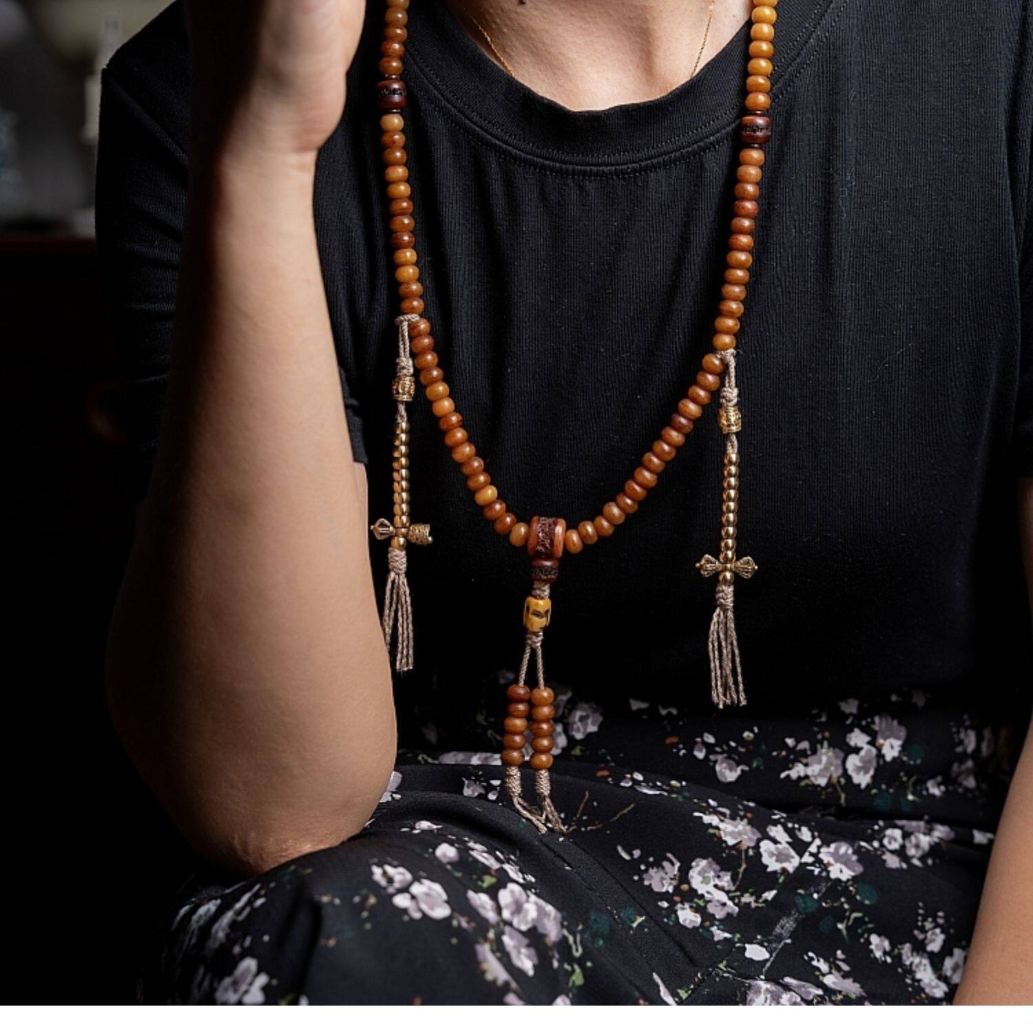 The Eternal Bond – Hand-Carved Aged Yak Bone Mala