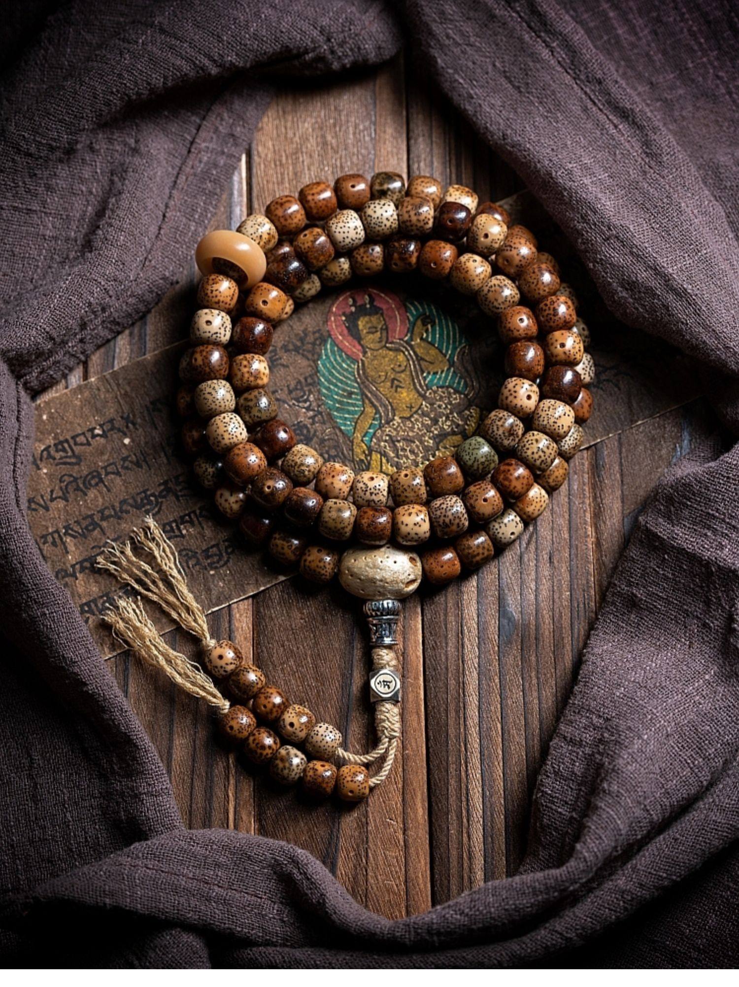 The Vintage Star‑Moon Mala – Aged Tianshan Agate & Bodhi Seeds