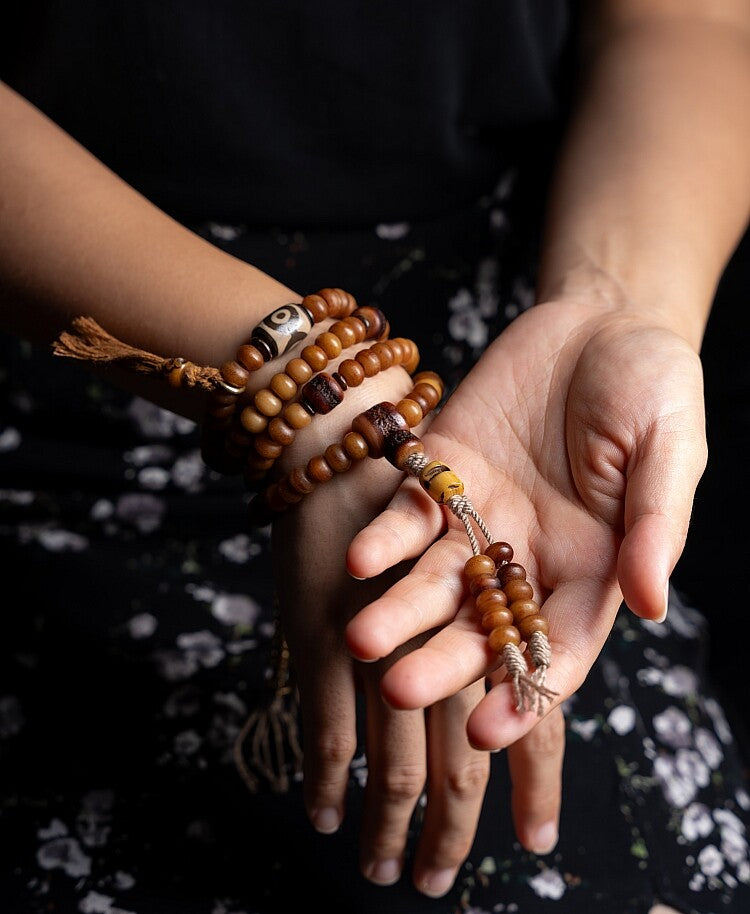 The Eternal Bond – Hand-Carved Aged Yak Bone Mala