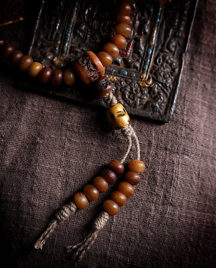 The Eternal Bond – Hand-Carved Aged Yak Bone Mala