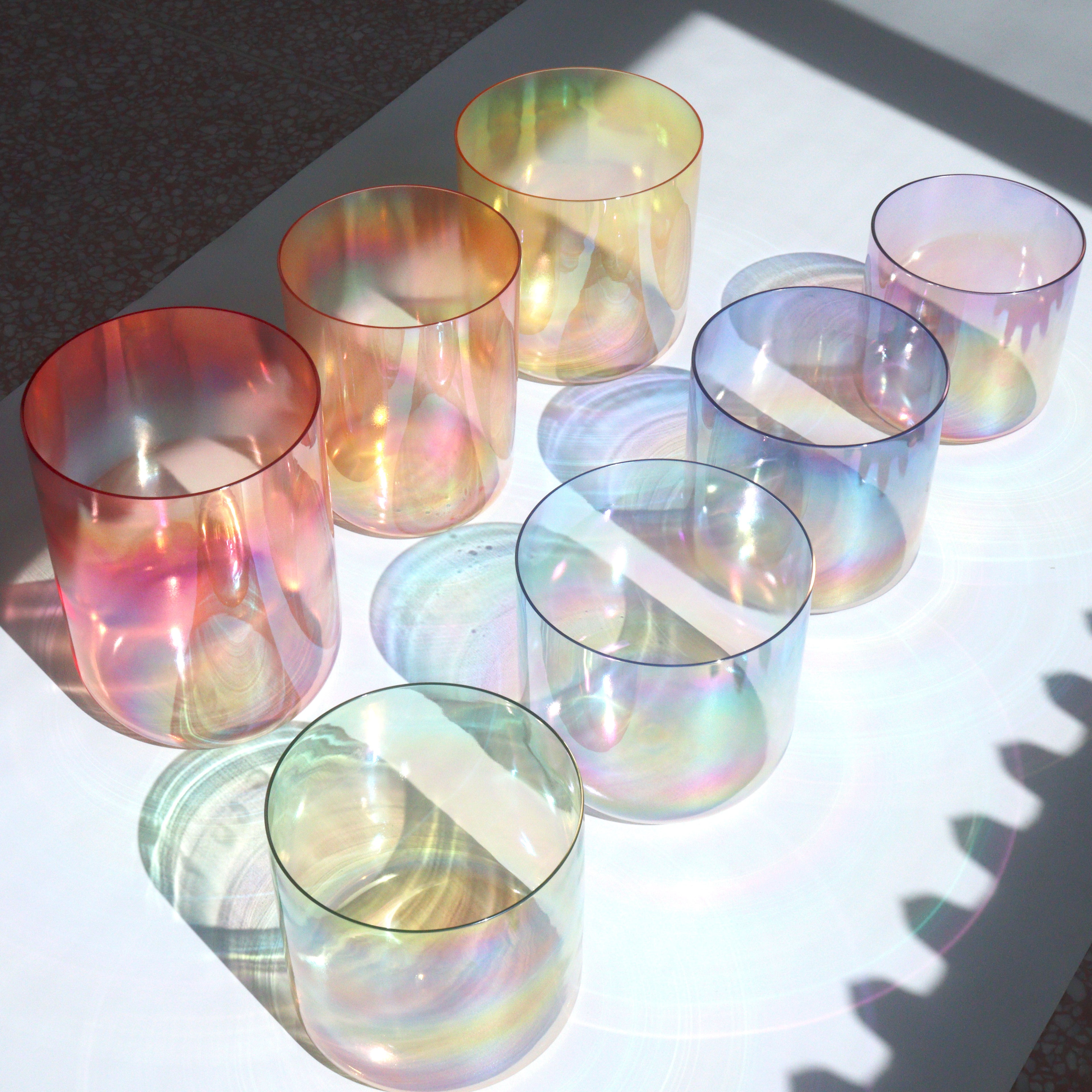 Seven-color alchemical crystal bowl, Tianyi bowl, Songpu bowl, chanting and singing for purification and meditation, striking the bowl to produce sound for healing instruments